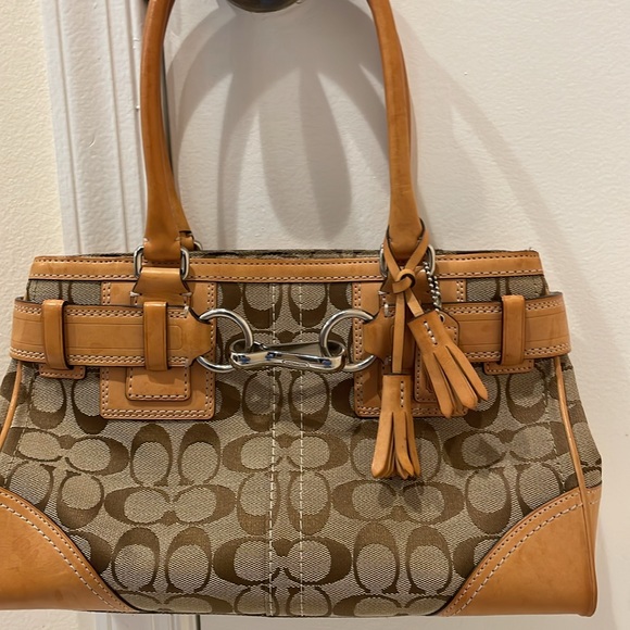 Coach satchel - Picture 2 of 4